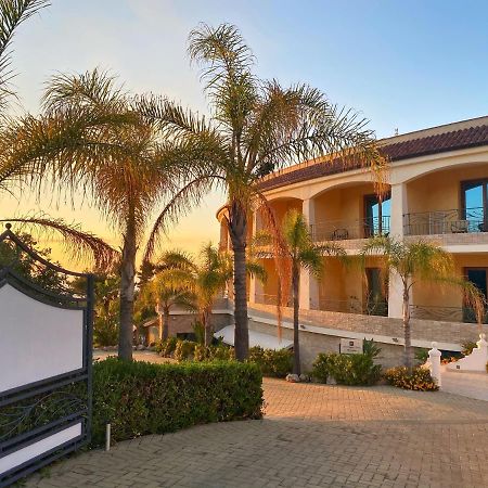 Blu Tropical Hotel Zambrone Exterior foto