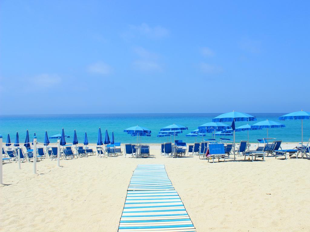 Blu Tropical Hotel Zambrone Exterior foto