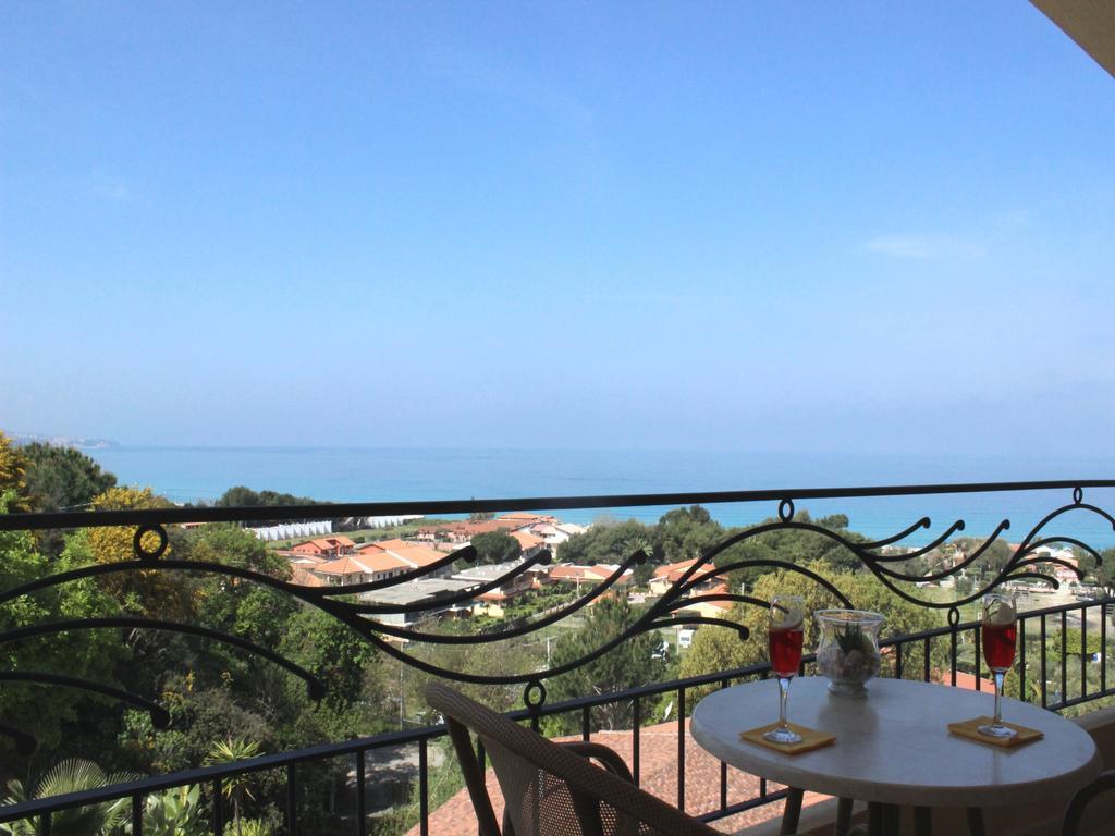 Blu Tropical Hotel Zambrone Cameră foto