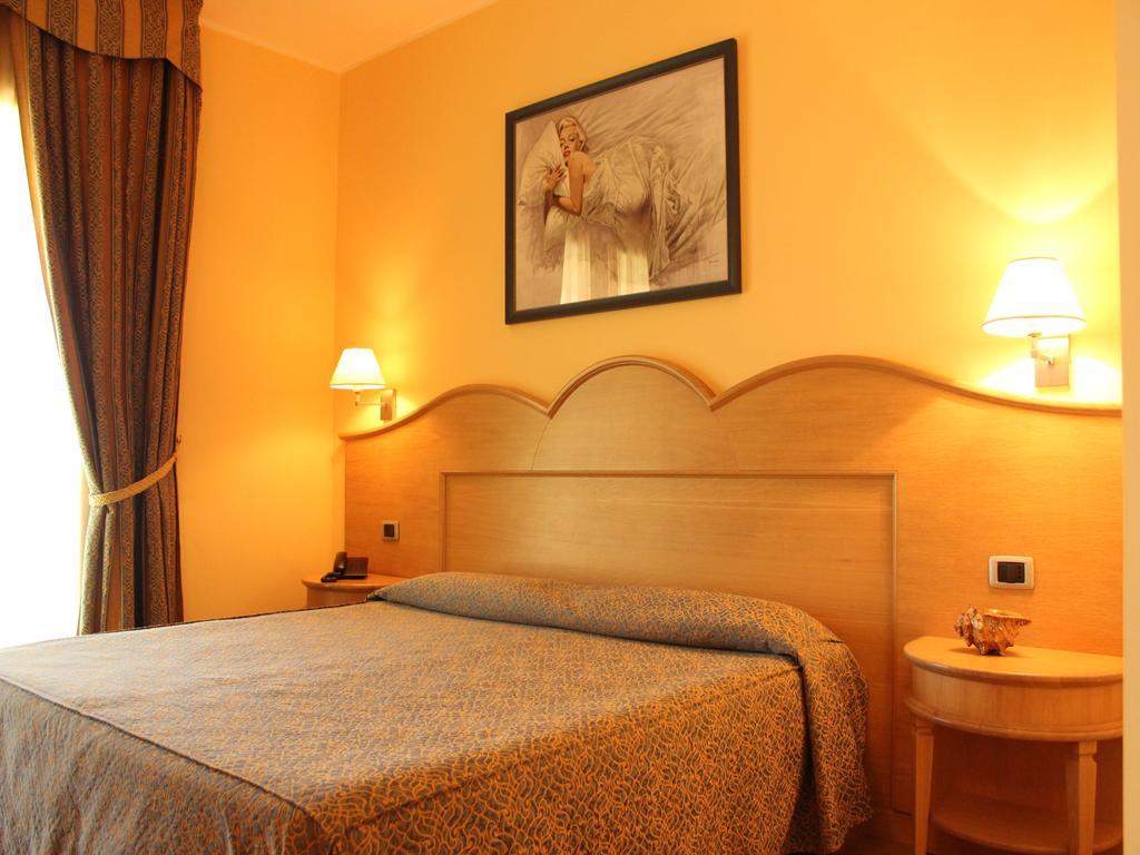 Blu Tropical Hotel Zambrone Cameră foto