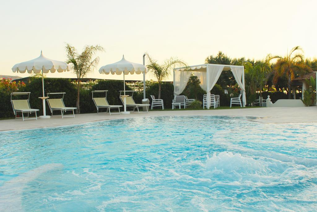 Blu Tropical Hotel Zambrone Exterior foto