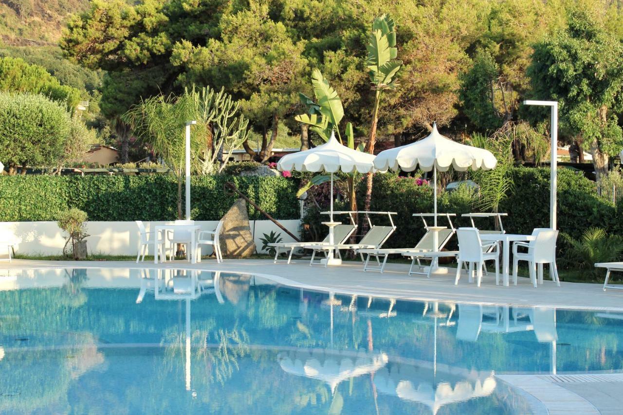 Blu Tropical Hotel Zambrone Exterior foto