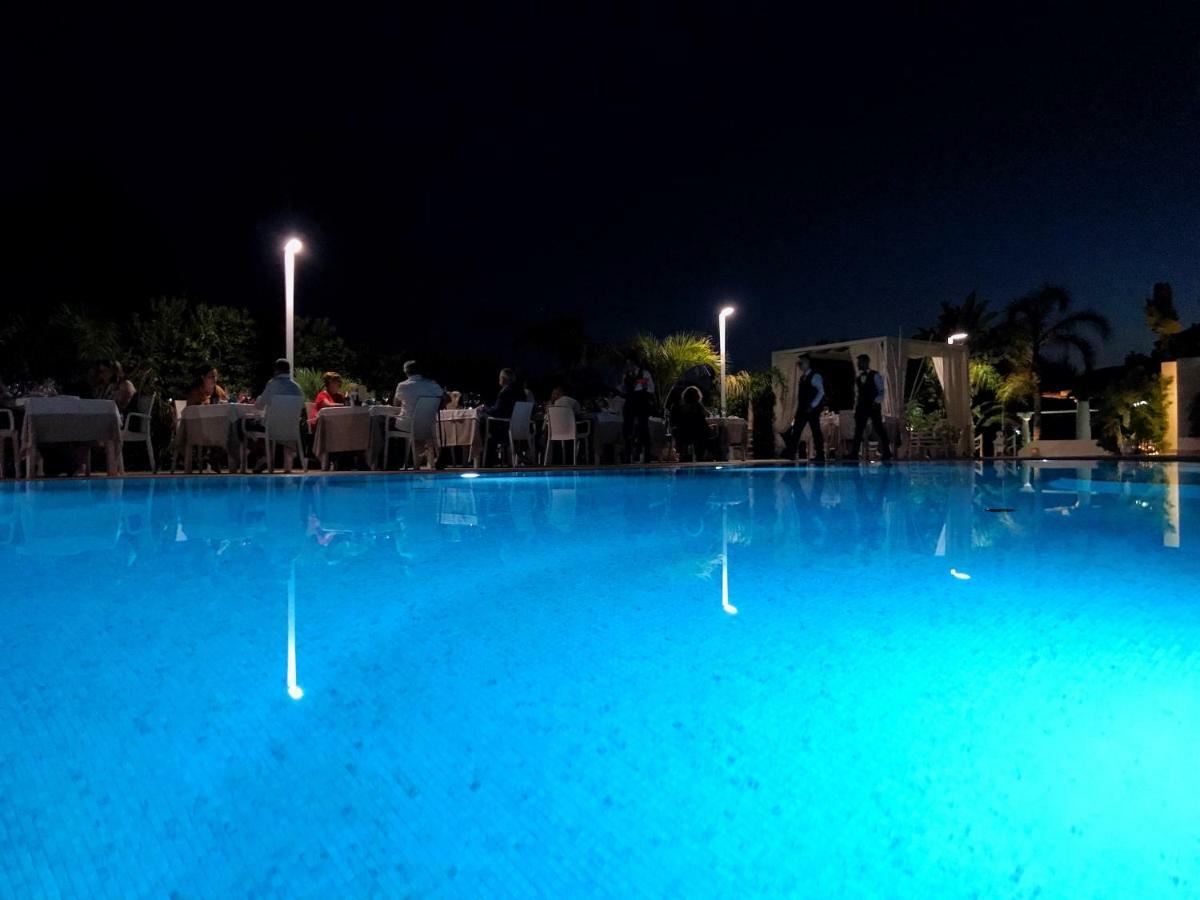 Blu Tropical Hotel Zambrone Exterior foto